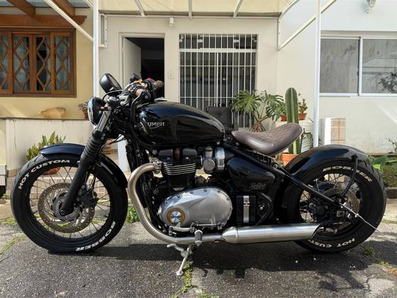 TRIUMPH BONNEVILLE BOBBER 1200 